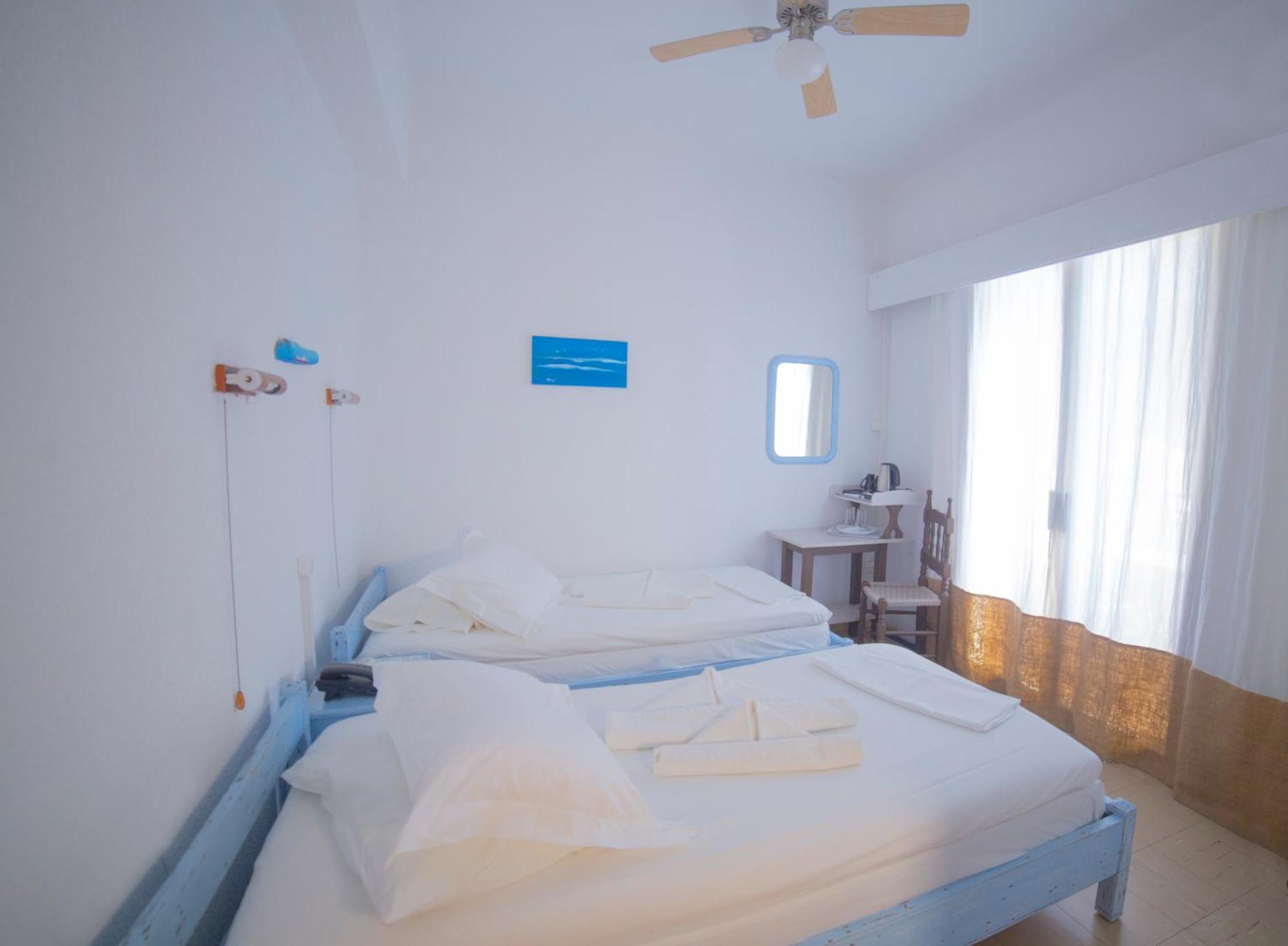 Marina Hotel Agios Kirykos  Luaran gambar